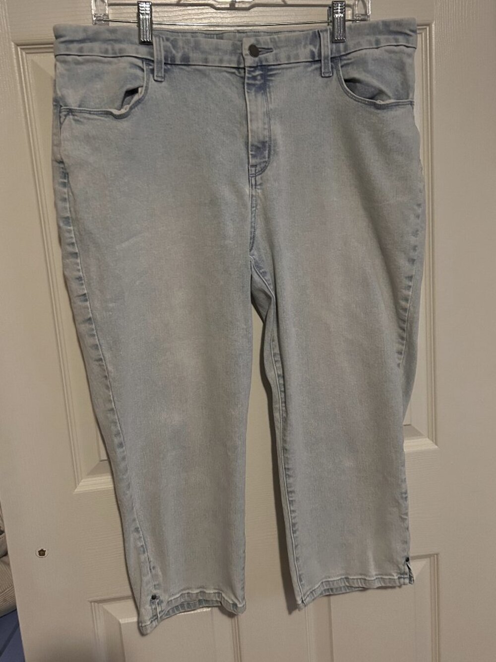 Chico's Light Blue Denim Jean Capris sz L 14